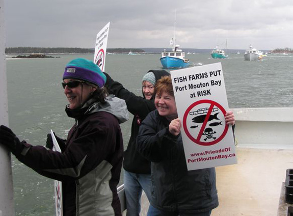 Photo of supporters onboard the 'Owl Hoot' 